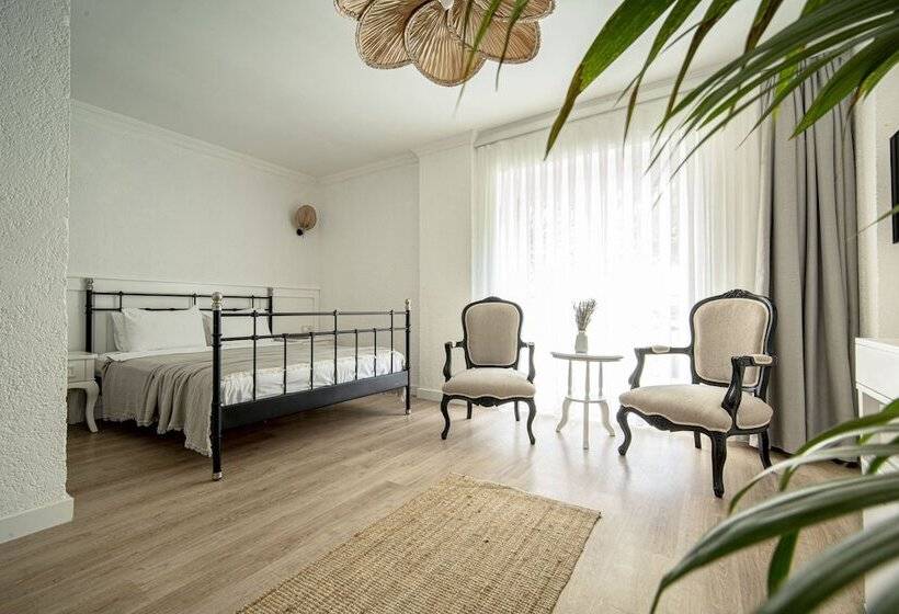 Camera Deluxe, Sandal Alaçatı   Adult Only