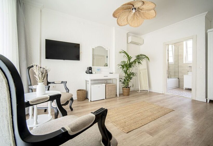 Camera Deluxe, Sandal Alaçatı   Adult Only