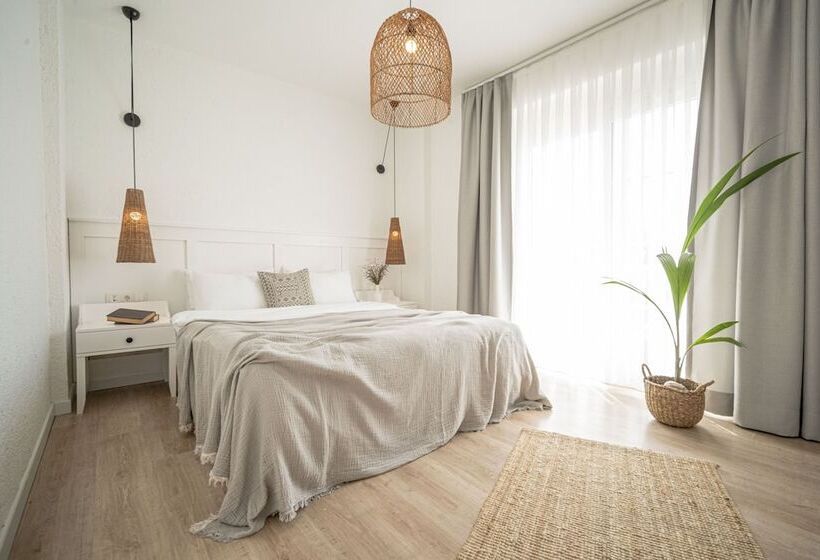 Camera Standard, Sandal Alaçatı   Adult Only