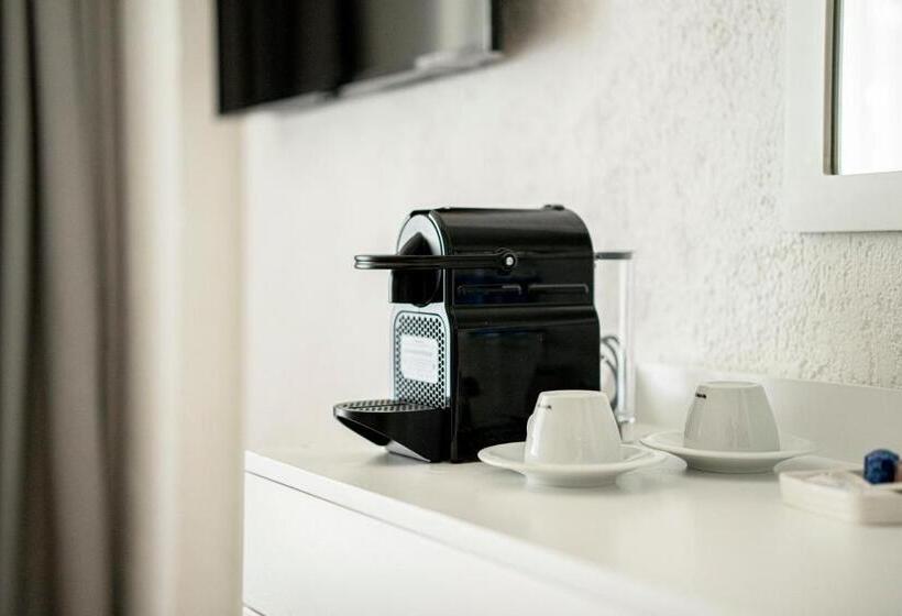 Camera Deluxe, Sandal Alaçatı   Adult Only