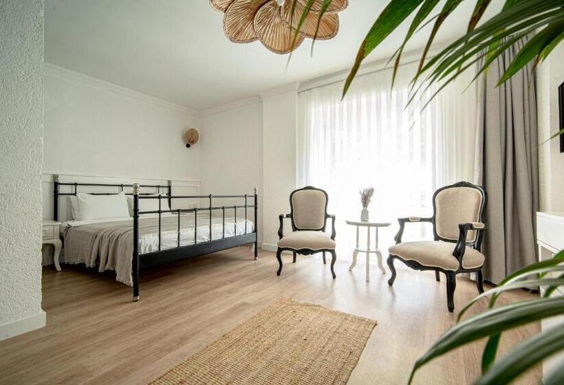 Camera Deluxe, Sandal Alaçatı   Adult Only