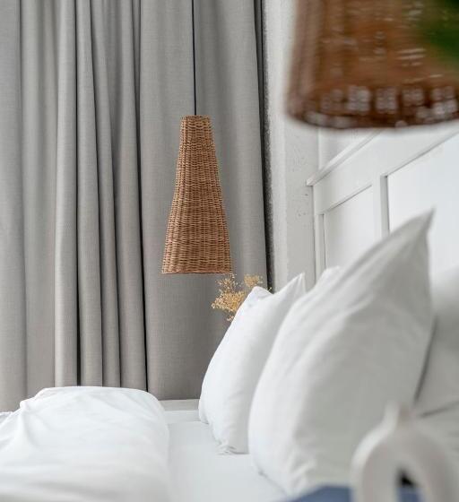 Camera Standard, Sandal Alaçatı   Adult Only