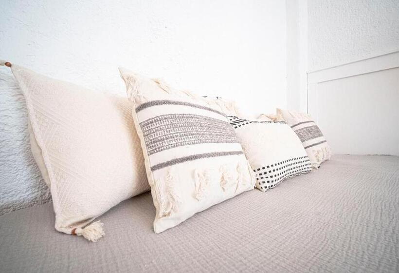 Camera Standard, Sandal Alaçatı   Adult Only