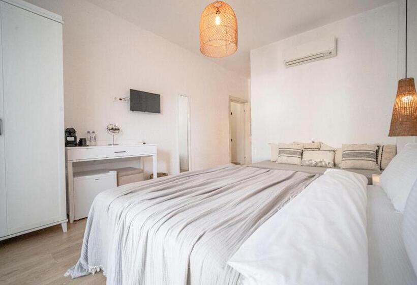 Camera Standard, Sandal Alaçatı   Adult Only