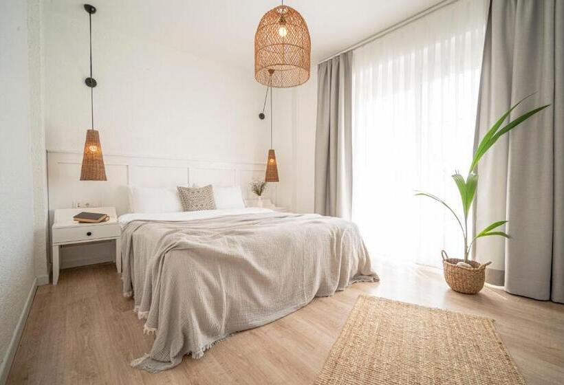 Camera Standard, Sandal Alaçatı   Adult Only