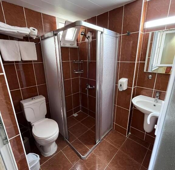 庭の見える１ベッドルームアパートメント, Ten Apart