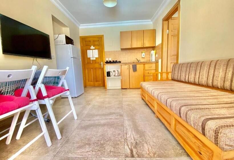 プールの見える１ベッドルームアパートメント, Ten Apart