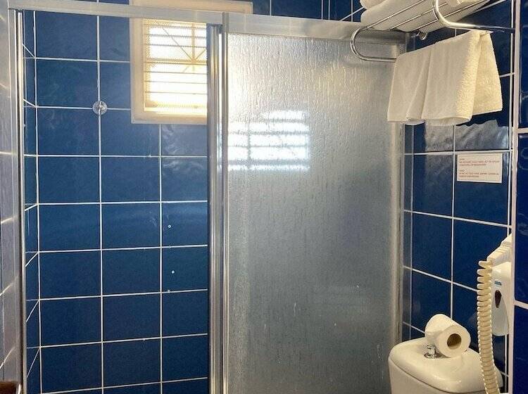 エコノミー４人部屋, Ten Apart