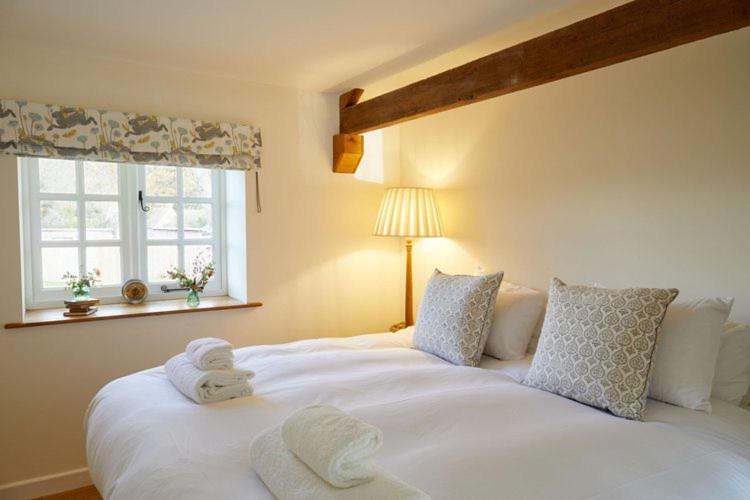 شقة غرفة نوم واحدة بالطابق الأرضى, The Queens Arms