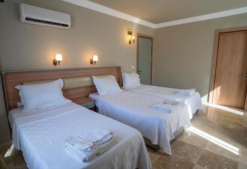 Habitació Triple Deluxe, Ebruli Otel Cunda