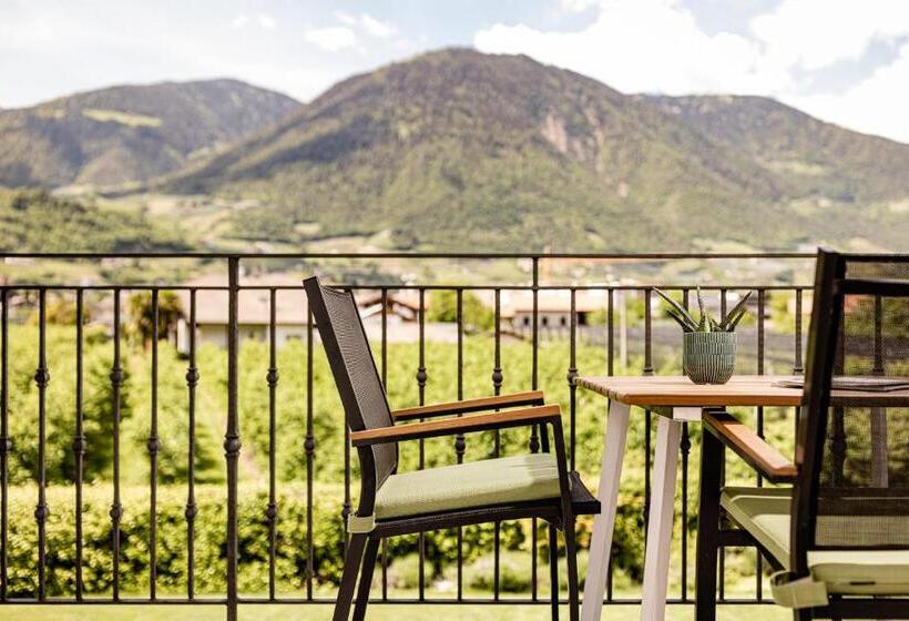 إستوديو قياسى, Garden Residence