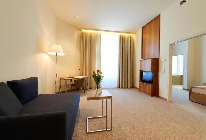 سوئیت کلاسیک, Hilight Suites