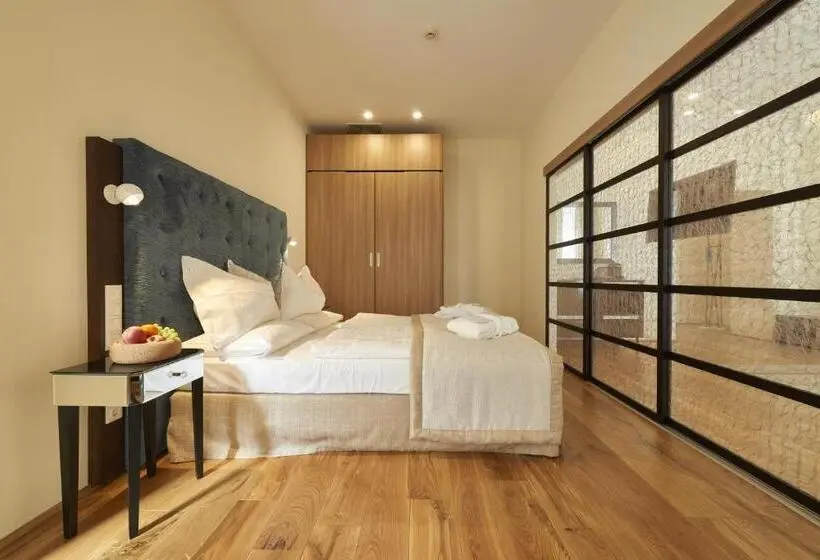 سوییت لوکس, Hilight Suites