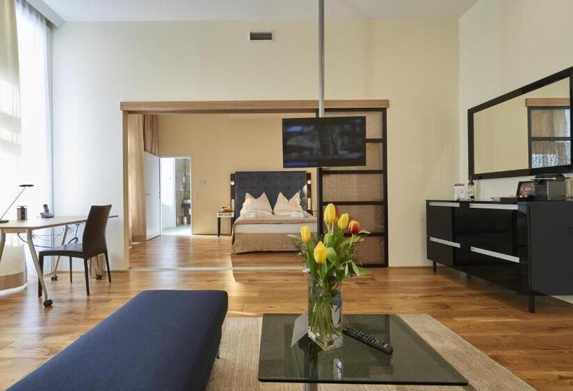 سوییت لوکس, Hilight Suites