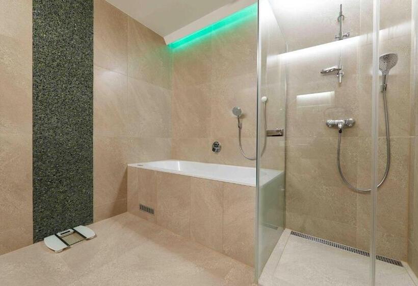 سوییت لوکس, Hilight Suites