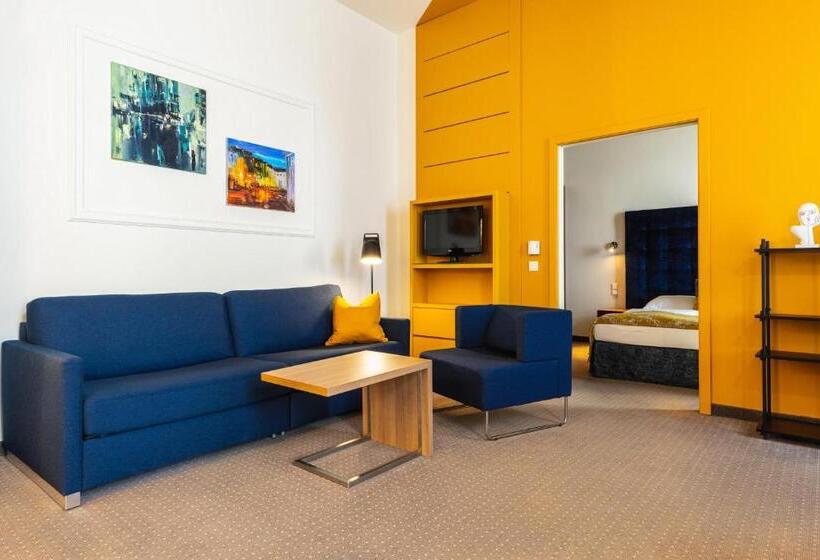 سوییت خانوادگی, Hilight Suites