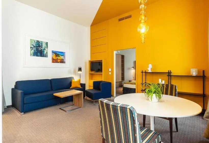 سوییت خانوادگی, Hilight Suites