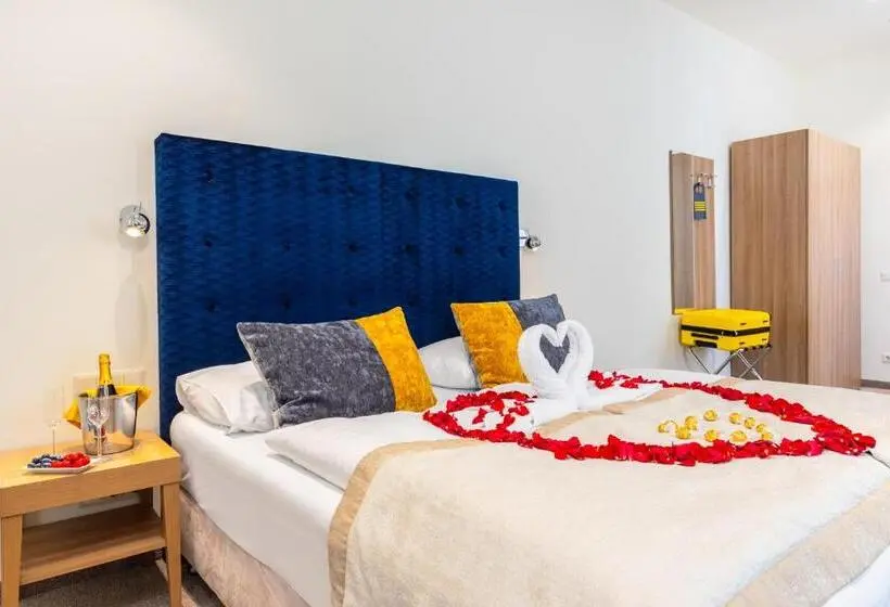 سوییت جونیور, Hilight Suites