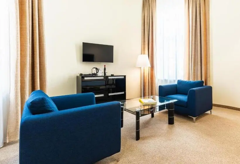 سوییت جونیور, Hilight Suites