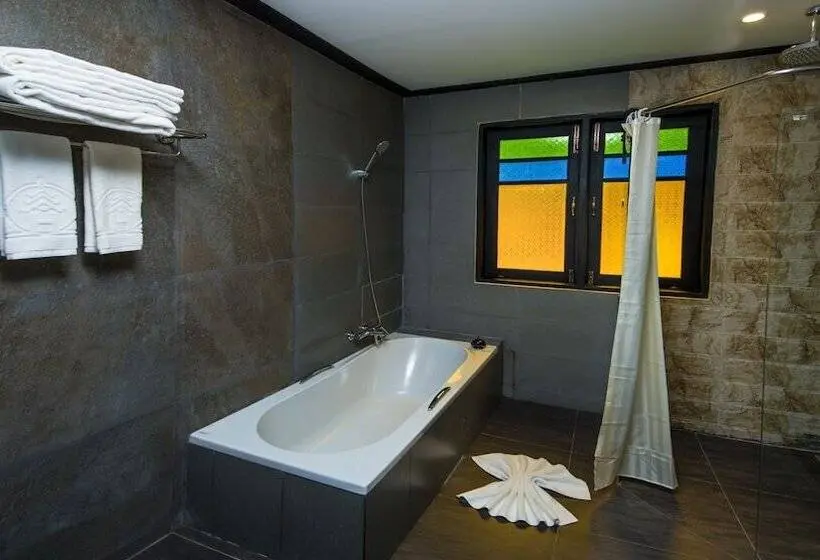 اتاق لوکس, Amazing Inlay Resort