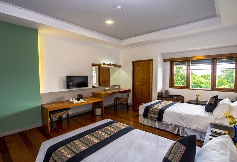 اتاق لوکس, Amazing Inlay Resort