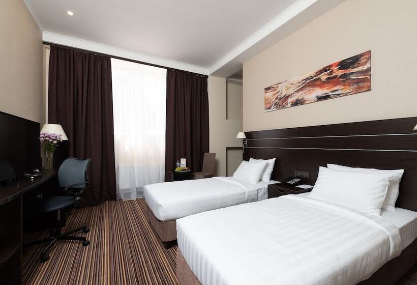 غرفة قياسية لذوى الاحتياجات الخاصة, Armat