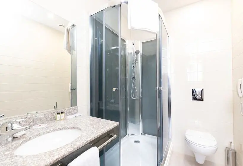 Habitación Estándar Individual, Armat