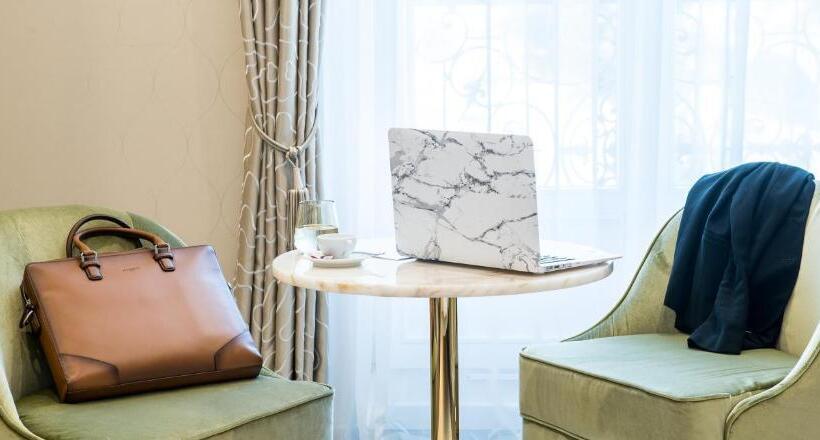 Deluxe room with river view, Boscolo Lyon Hotel & Spa