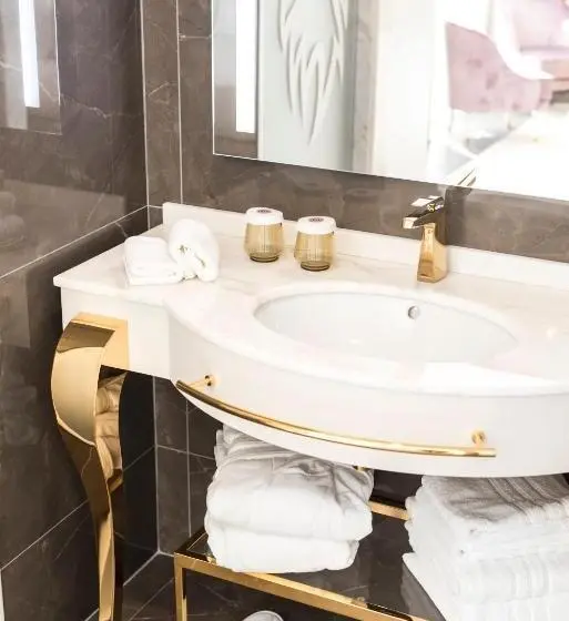 Junior suite with river view, Boscolo Lyon Hotel & Spa