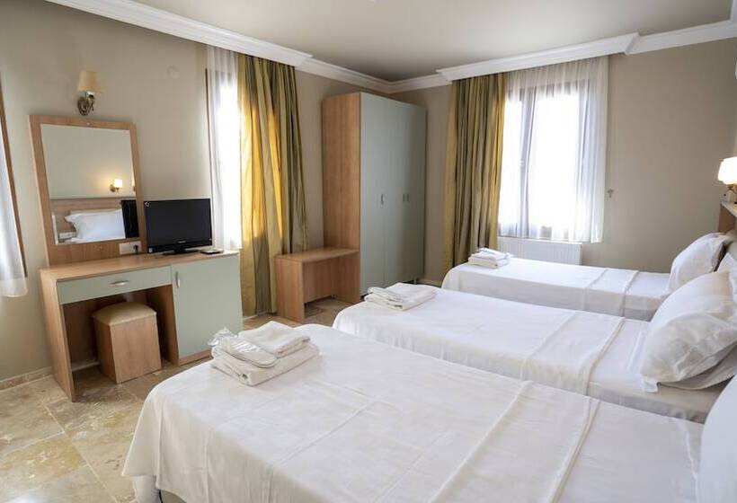 Habitació Triple Deluxe, Ebruli Otel Cunda