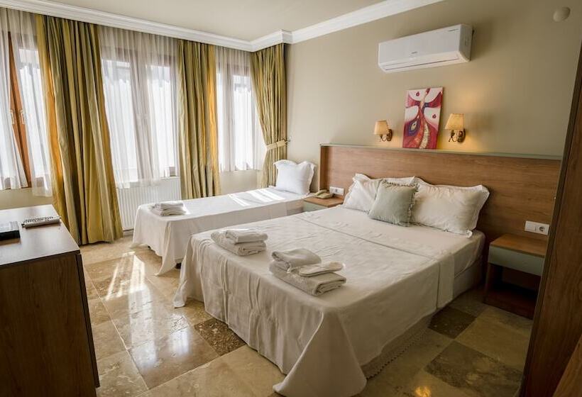 Habitació Triple Deluxe, Ebruli Otel Cunda