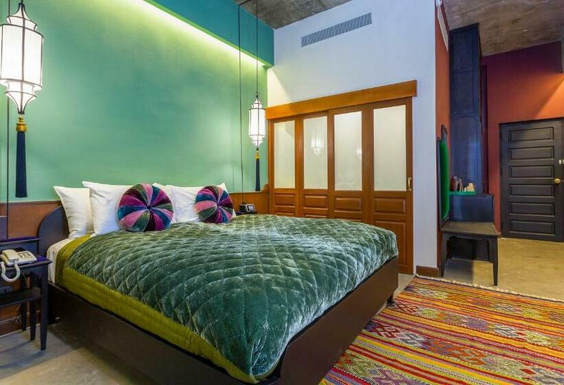 クラシックルーム, Lao Poet