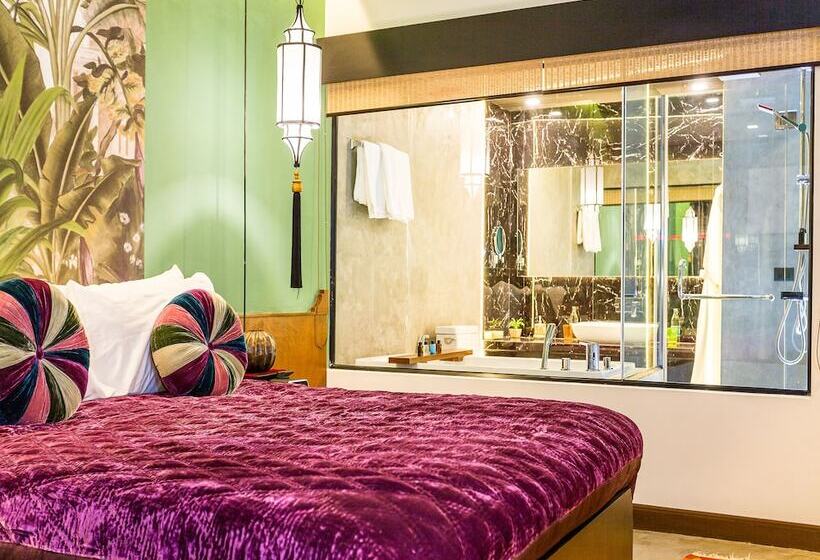 デラックスルーム, Lao Poet