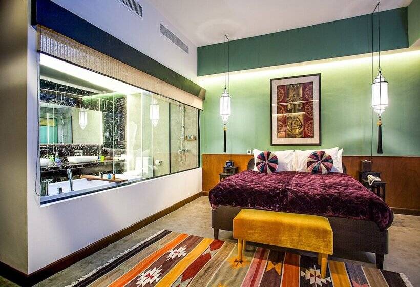 スイート, Lao Poet