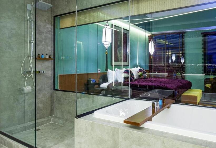 スイート, Lao Poet