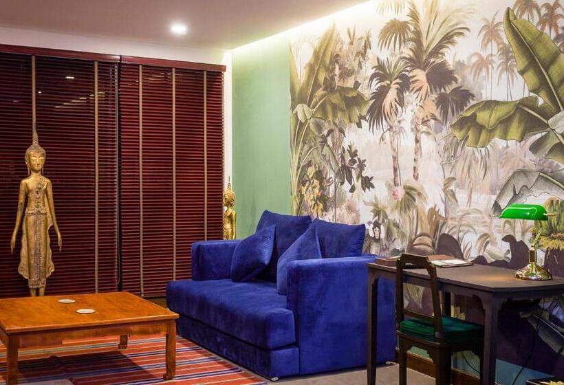 スイート, Lao Poet