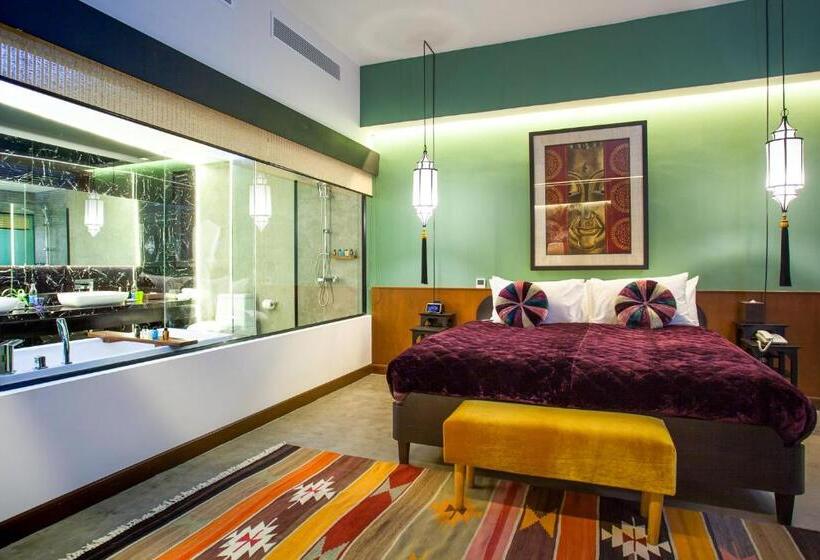 スイート, Lao Poet