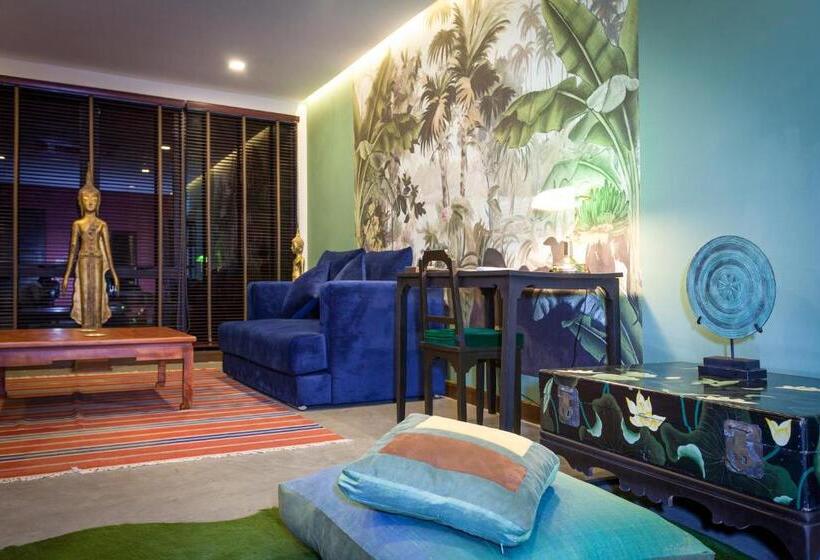 スイート, Lao Poet