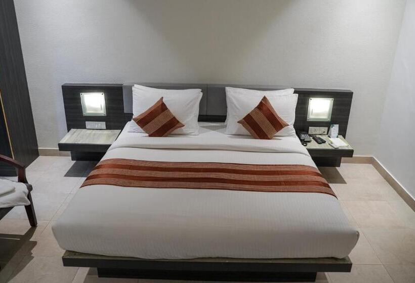 Quarto Economy, Palm Shore