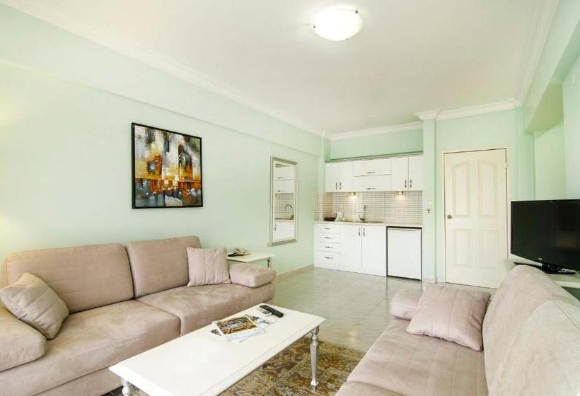 סוויטה נוף להרים, Pine Club Apart