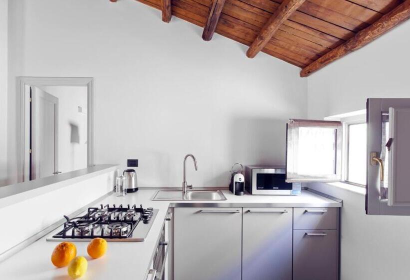 带1个卧室的带阳台的公寓, Palazzo Planeta