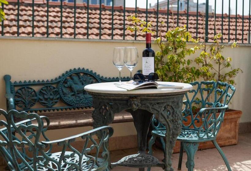 带1个卧室的带阳台的公寓, Palazzo Planeta