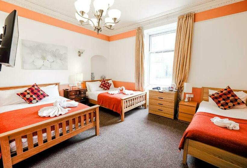 اتاق خانوادگی, Balmore Guest House