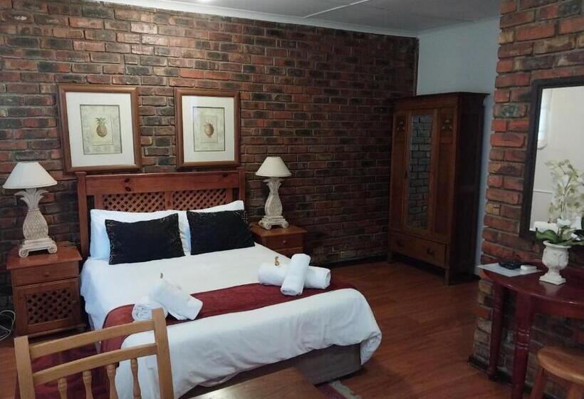 コンフォートルーム, Lily Guesthouse