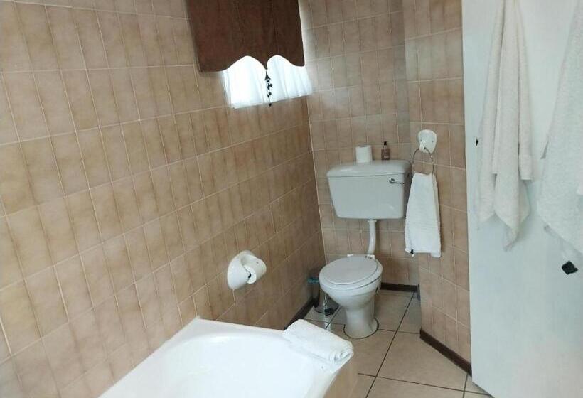 Номер Комфорт, Lily Guesthouse