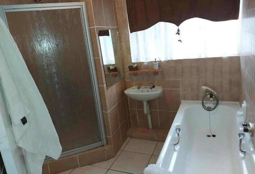 Номер Комфорт, Lily Guesthouse