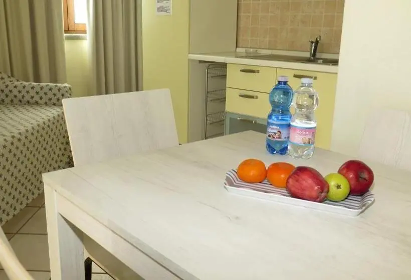 Huoneisto 2 Makuuhuonetta, Residenza Turistico Alberghiera Corallo