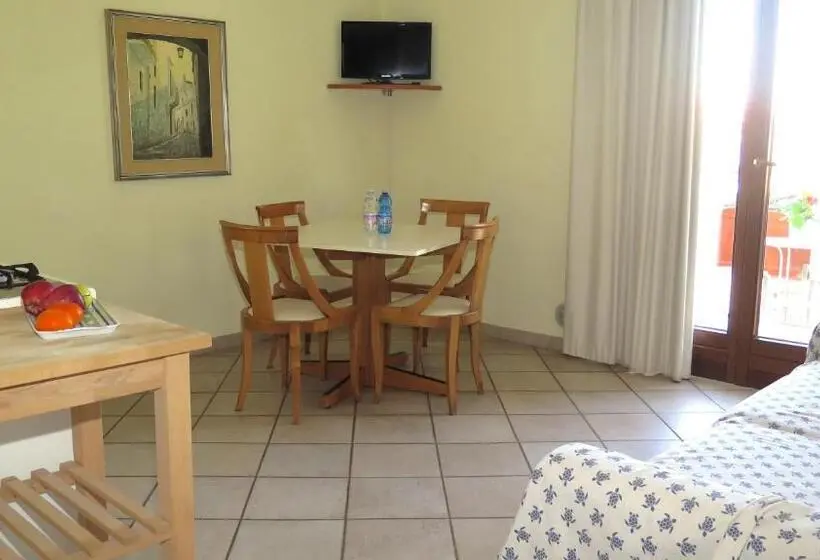 Huoneisto 1 Makuuhuone, Residenza Turistico Alberghiera Corallo