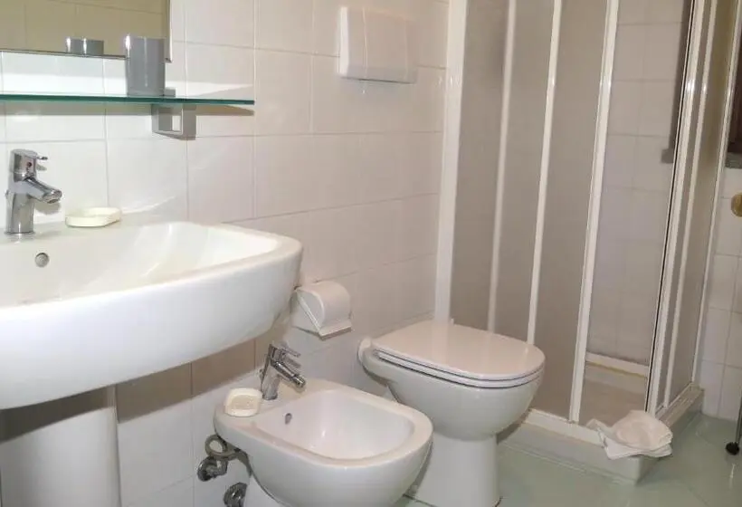 Huoneisto 1 Makuuhuone Parveke, Residenza Turistico Alberghiera Corallo