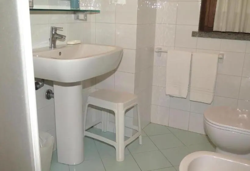 Huoneisto 1 Makuuhuone Parveke, Residenza Turistico Alberghiera Corallo